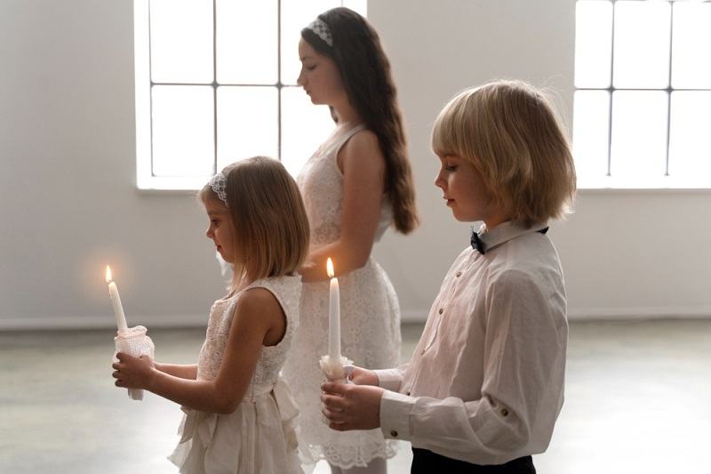 Cand este bine sa impartasim copiii: Traditii, recomandari si semnificatia impartasaniei in crestinism